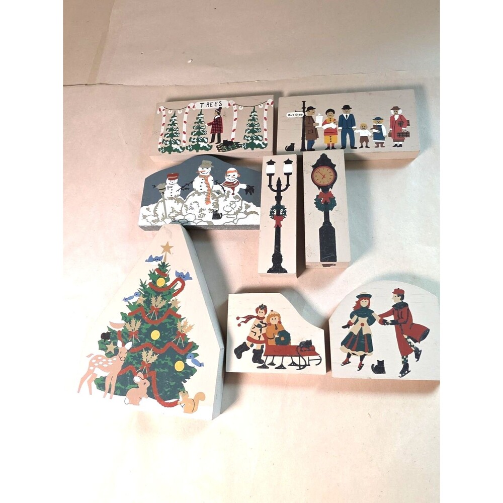 Vintage The Cats Meow Village 8pc Christmas Accessories Lot Lamp Tree Carolers